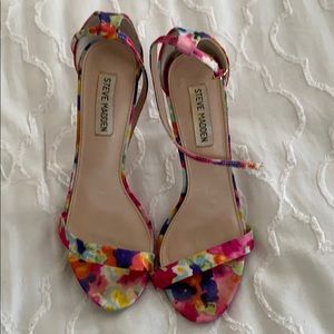 Steve Madden Floral heels
